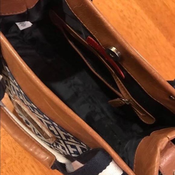 Handbag - Picture 4 of 4